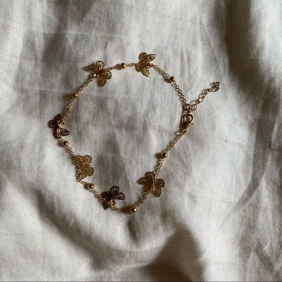 Hollowed Out Gold Butterfly Anklet - Picture 4 of 4